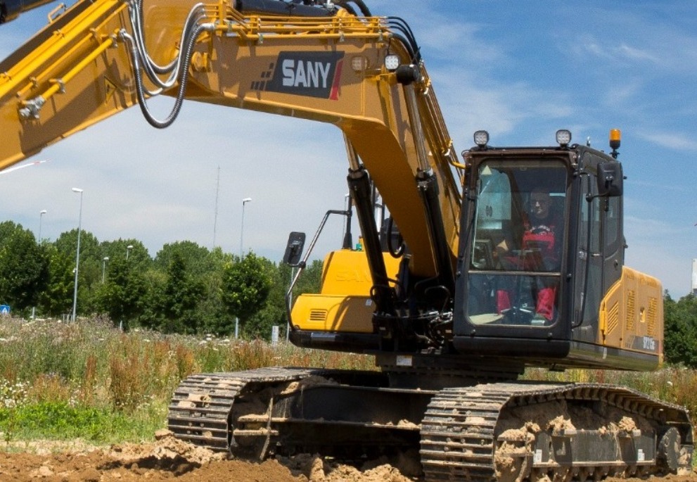 What Is An Excavator & How Does It Work?